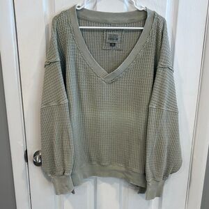 American Eagle Outfitters Sage V-Neck Sweater Size Large